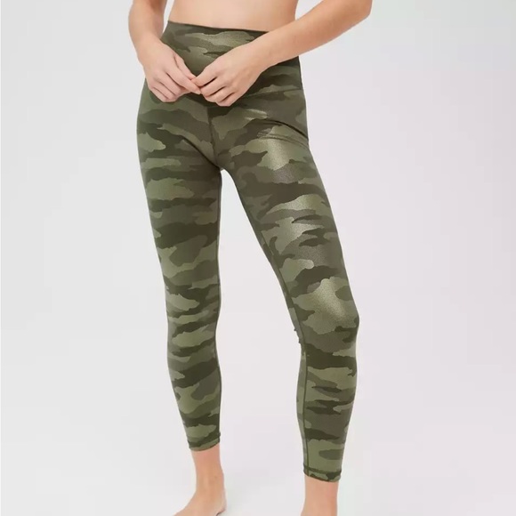 aerie Pants - EUC OFFLINE by Aerie Real Me High Waisted Camo Legging Olive Daze. Size L